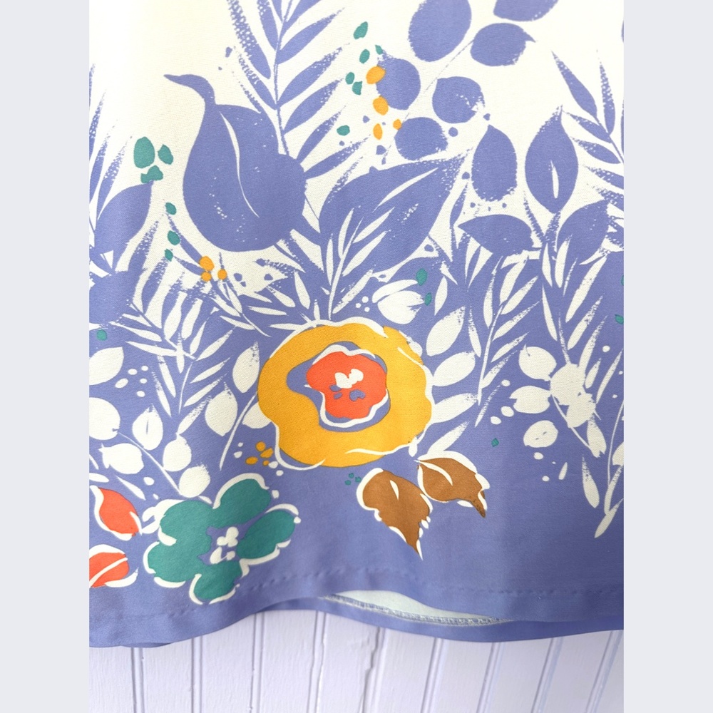 *SOLD* Vintage 1970's Polyester Floral Top Purple Floral V-Neck - Picture 3 of 6